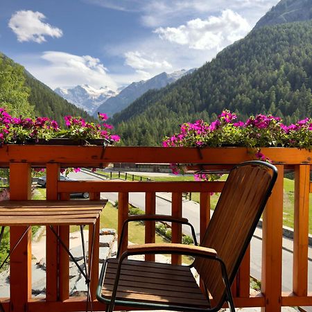 Hotel Le Bouquet Cogne Extérieur photo
