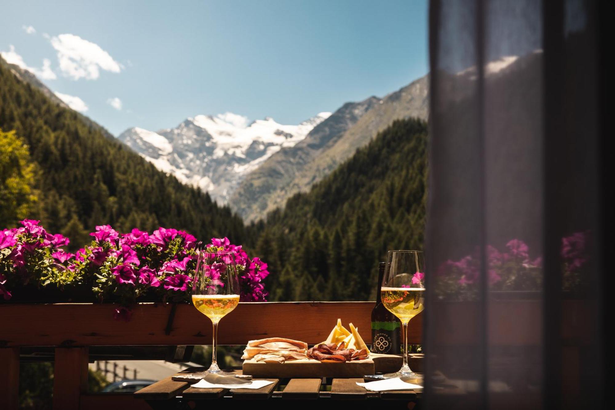 Hotel Le Bouquet Cogne Extérieur photo