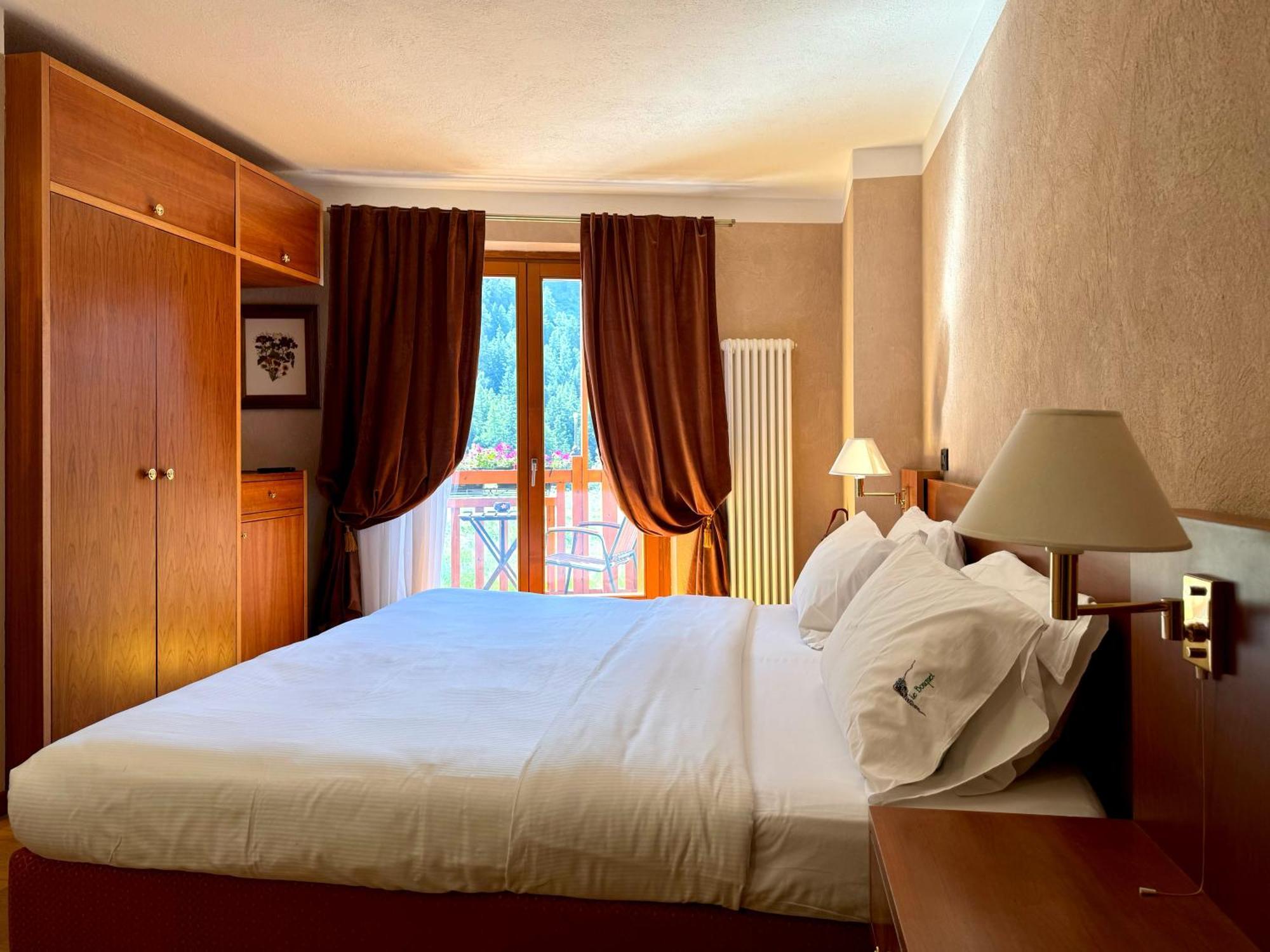 Hotel Le Bouquet Cogne Extérieur photo