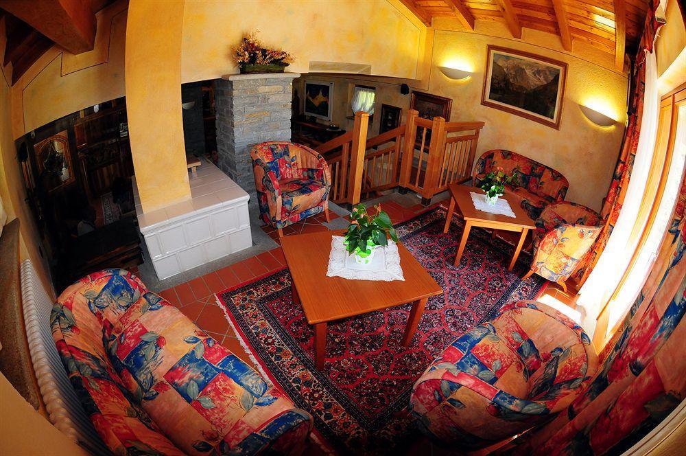 Hotel Le Bouquet Cogne Extérieur photo