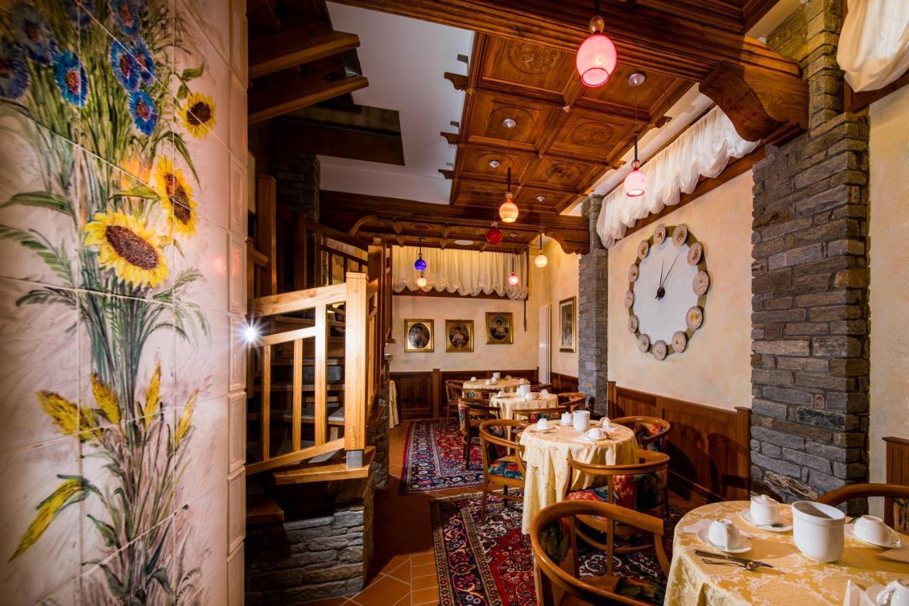 Hotel Le Bouquet Cogne Extérieur photo
